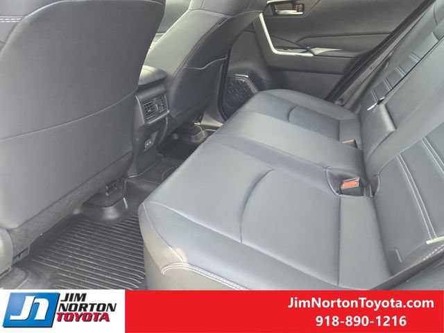 Used 2025 Toyota RAV4 XLE Premium AWD/4WD image 32