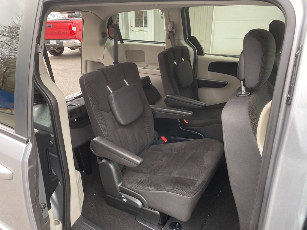 Used 2017 Dodge Grand Caravan SE w/ Power Window Group FWD image 25