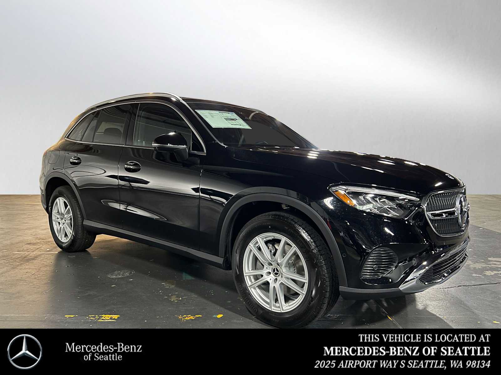 New 2025 Mercedes-Benz GLC 300 4MATIC image 1