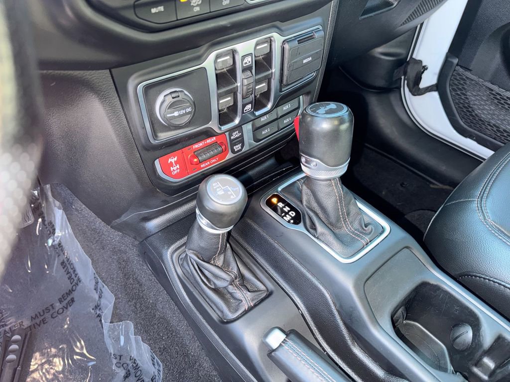 Used 2021 Jeep Wrangler Unlimited Rubicon w/ Dual Top Group AWD/4WD image 23