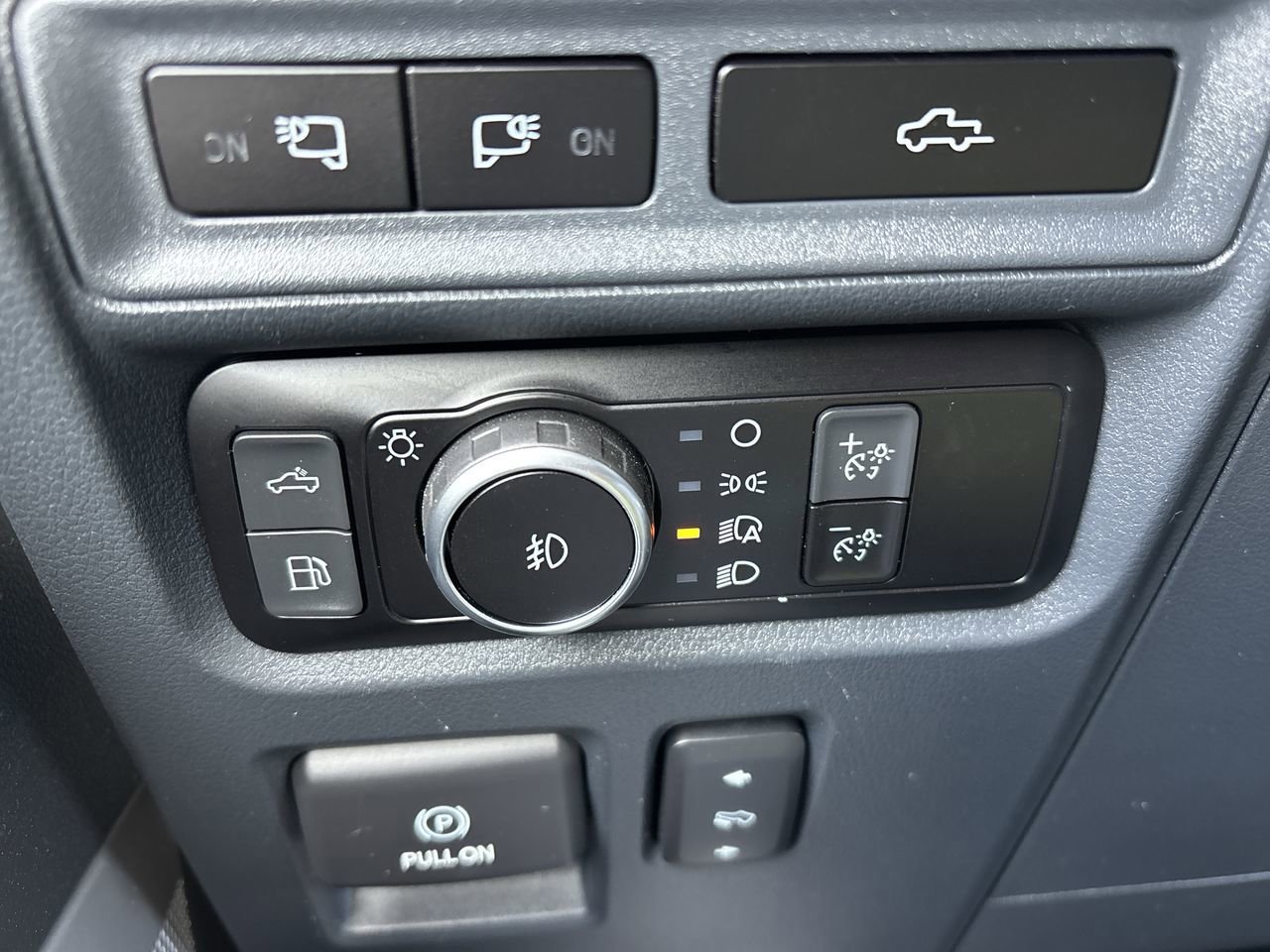 Certified 2023 Ford F150 Lariat w/ Equipment Group 502A High image 27