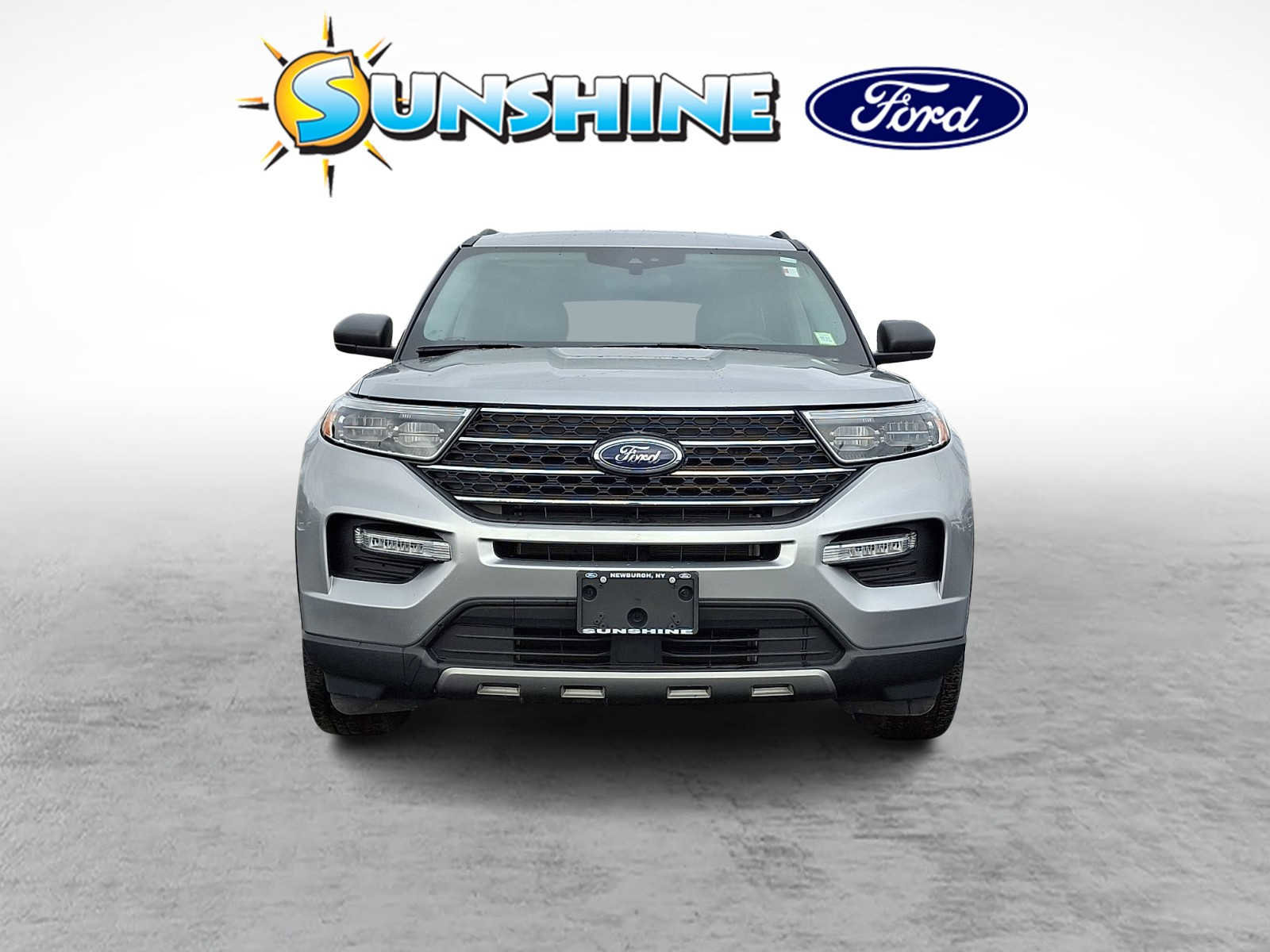 Certified 2024 Ford Explorer XLT w/ Equipment Group 202A AWD/4WD image 2