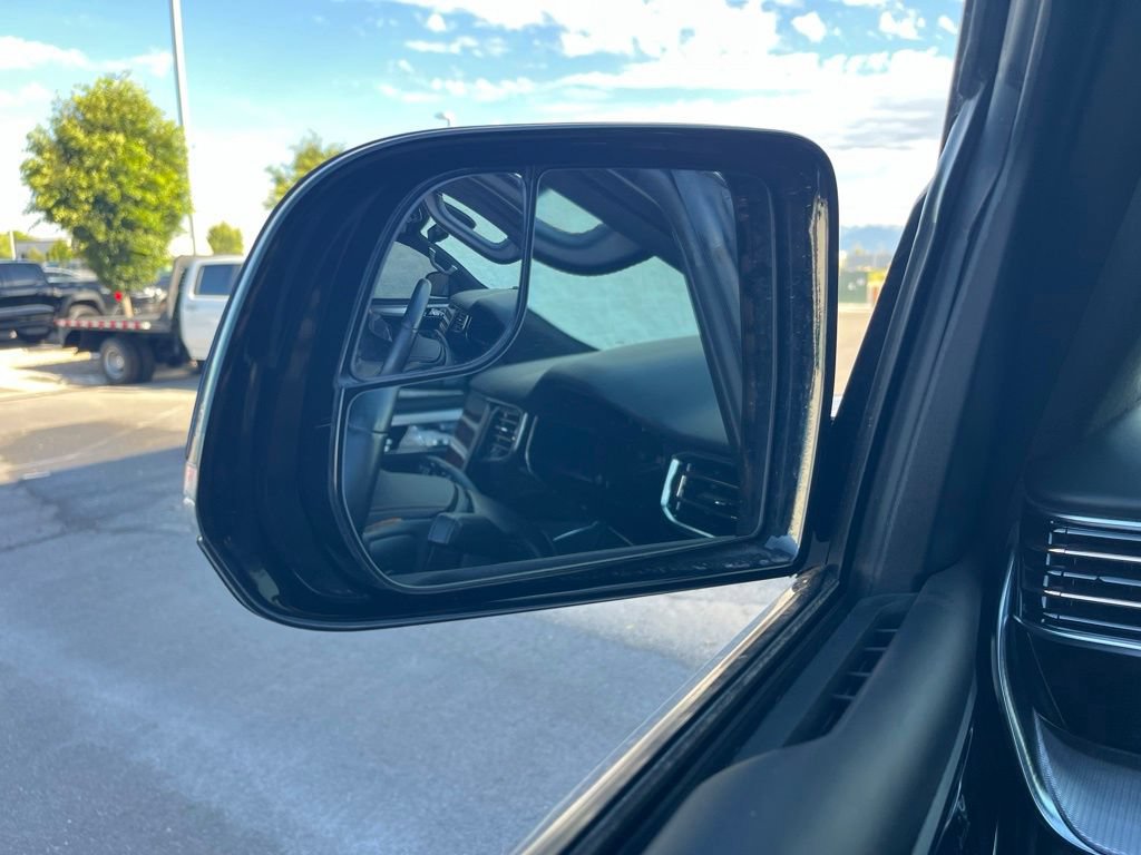 Certified 2022 Jeep Grand Wagoneer Series III w/ Rear Seat Video Group 1 AWD/4WD image 6