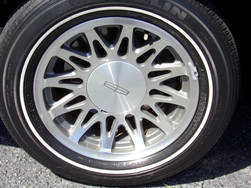 Used 2002 Lincoln Town Car Signature RWD image 18