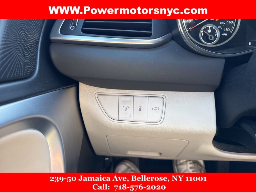 Used 2023 Genesis G70 2.0T image 35