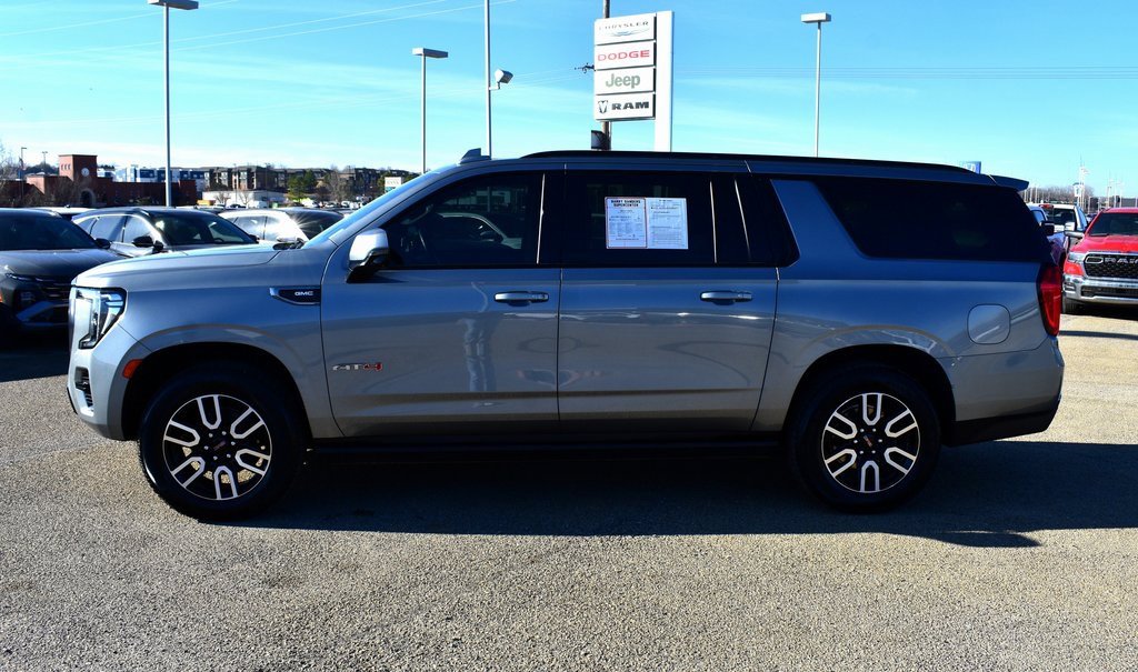Used 2023 GMC Yukon XL AT4 w/ AT4 Premium Plus Package image 5