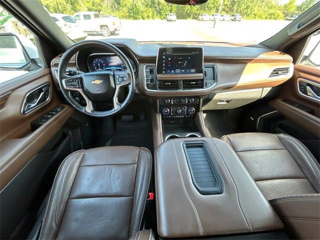 Used 2023 Chevrolet Suburban High Country image 13