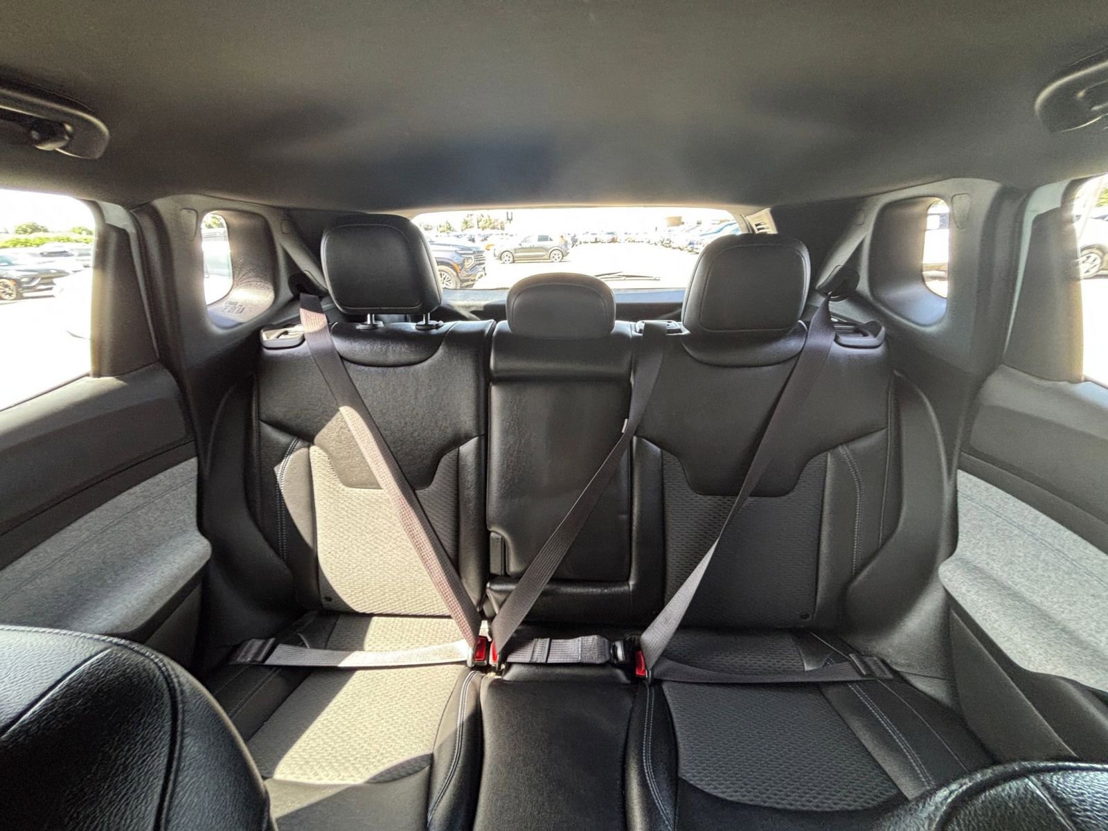 Used 2025 Jeep Compass Latitude AWD/4WD image 37