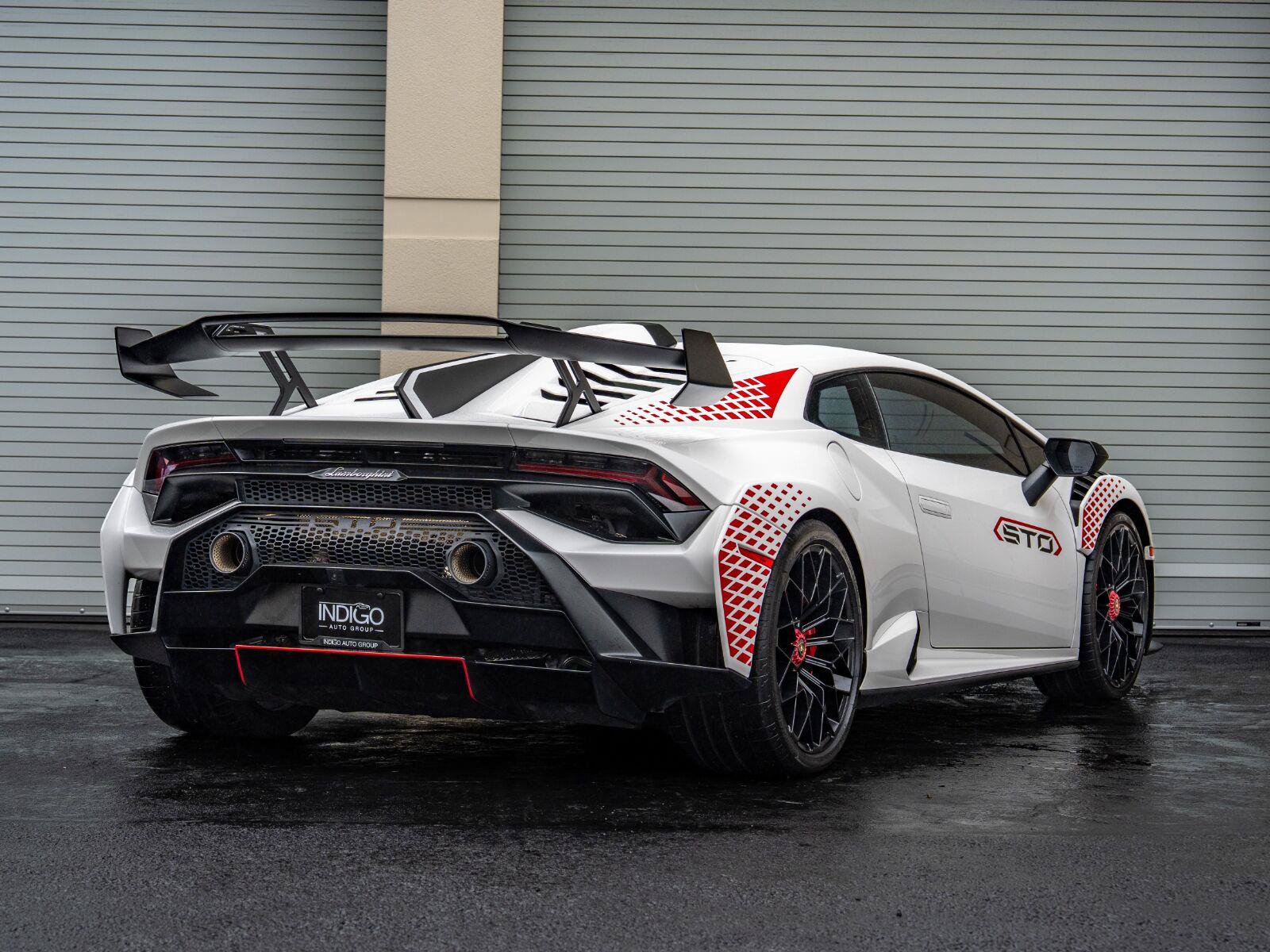 Used 2022 Lamborghini Huracan STO RWD image 17
