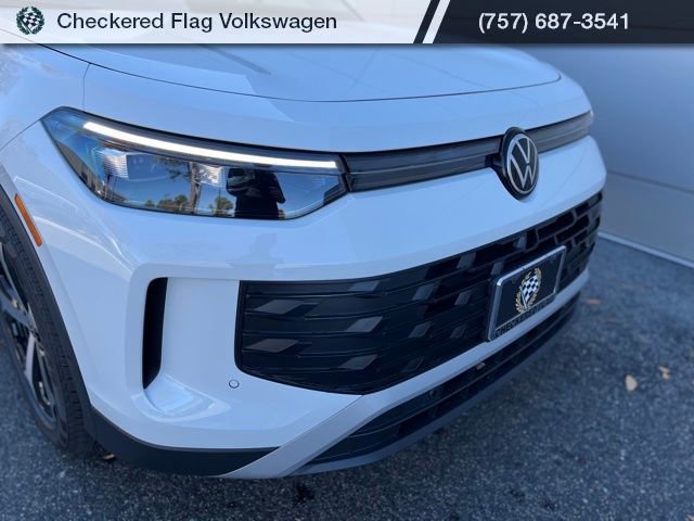 New 2026 Volkswagen Tiguan SE image 2