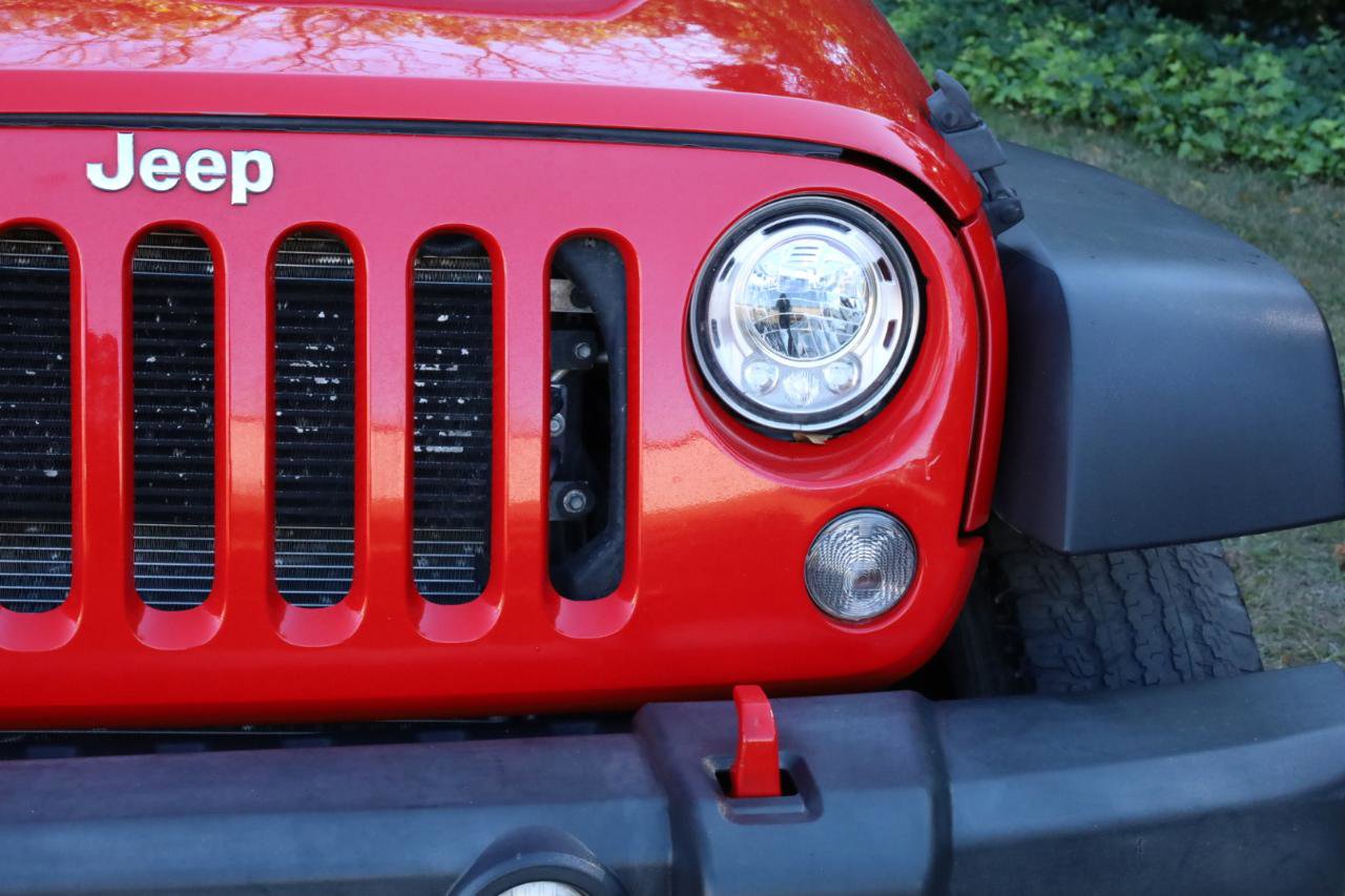 Used 2018 Jeep Wrangler Unlimited Rubicon w/ Cold Weather Group AWD/4WD image 29