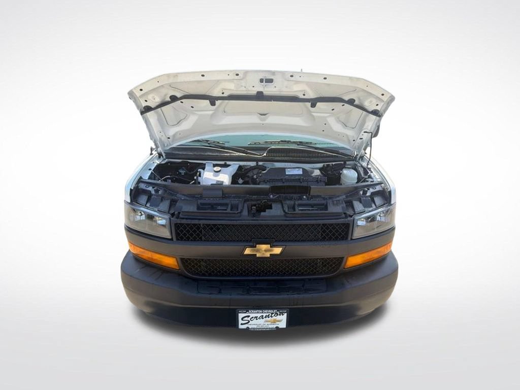 Certified 2025 Chevrolet Express 2500 RWD image 8