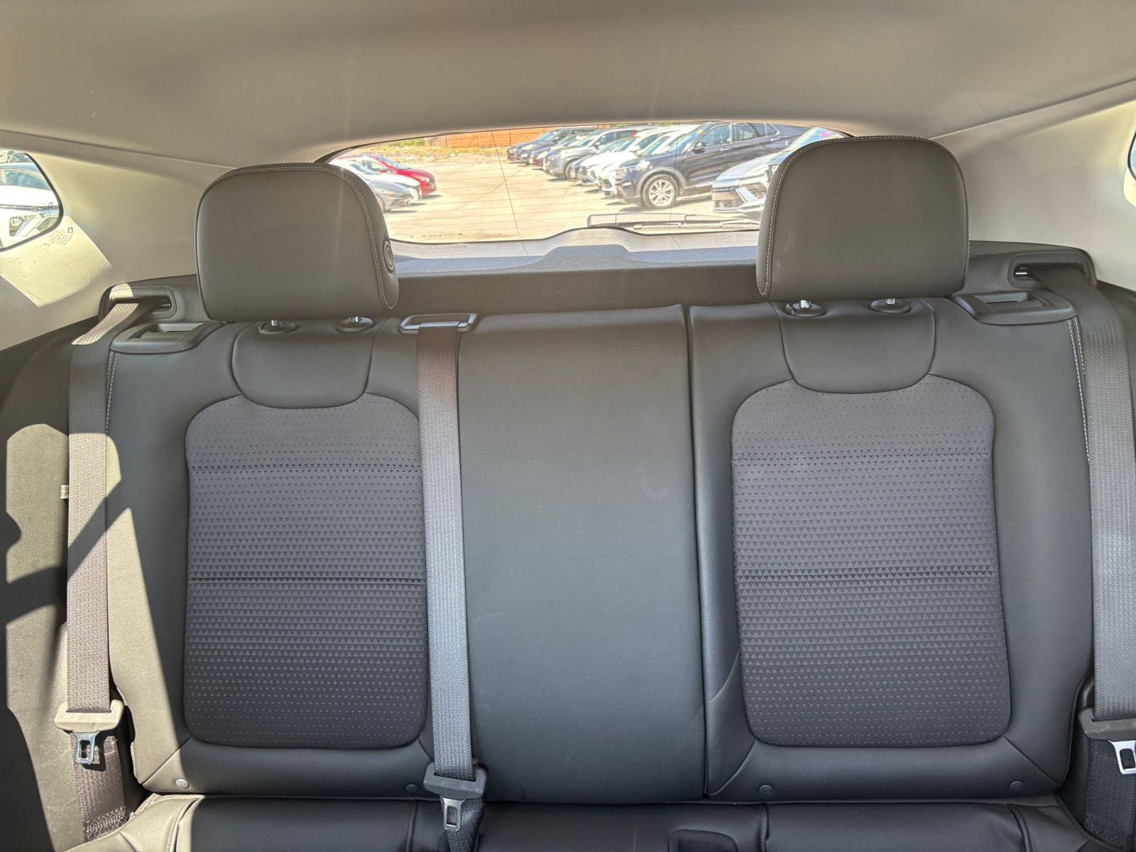 Used 2025 Chevrolet Trax LT w/ LT Convenience Package FWD image 37