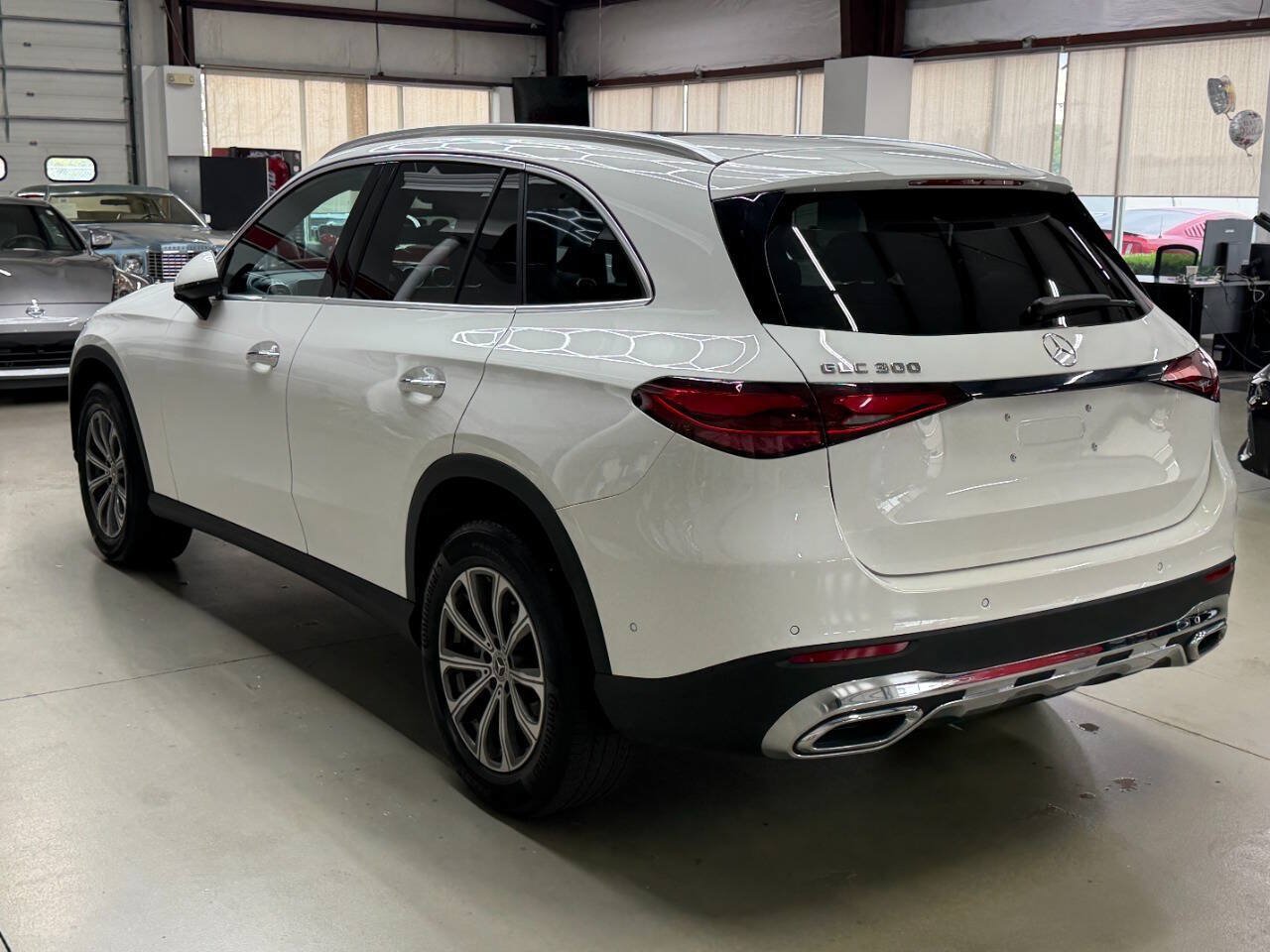 Used 2024 Mercedes-Benz GLC 300 image 4
