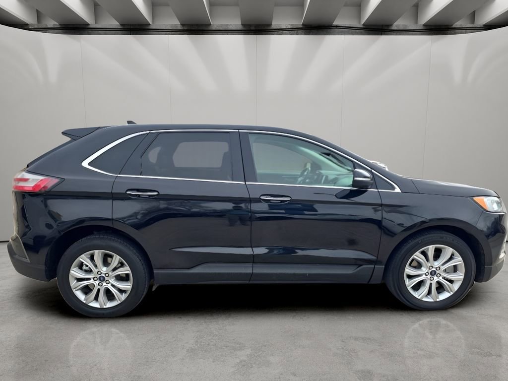 Used 2022 Ford Edge Titanium image 6