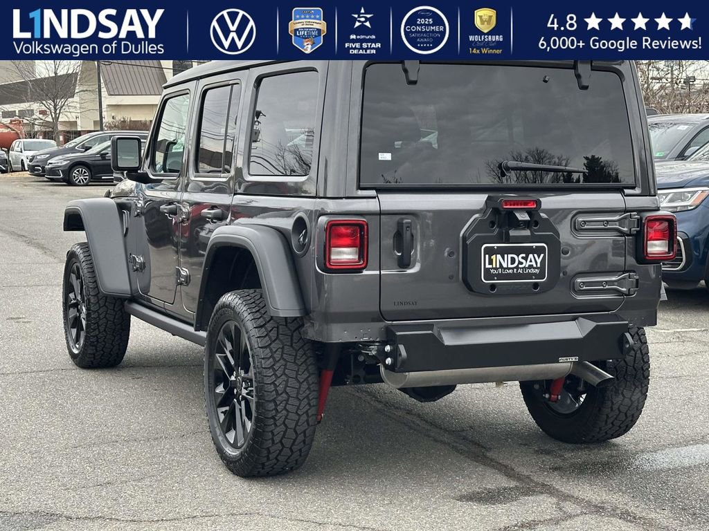 Used 2025 Jeep Wrangler Willys image 4