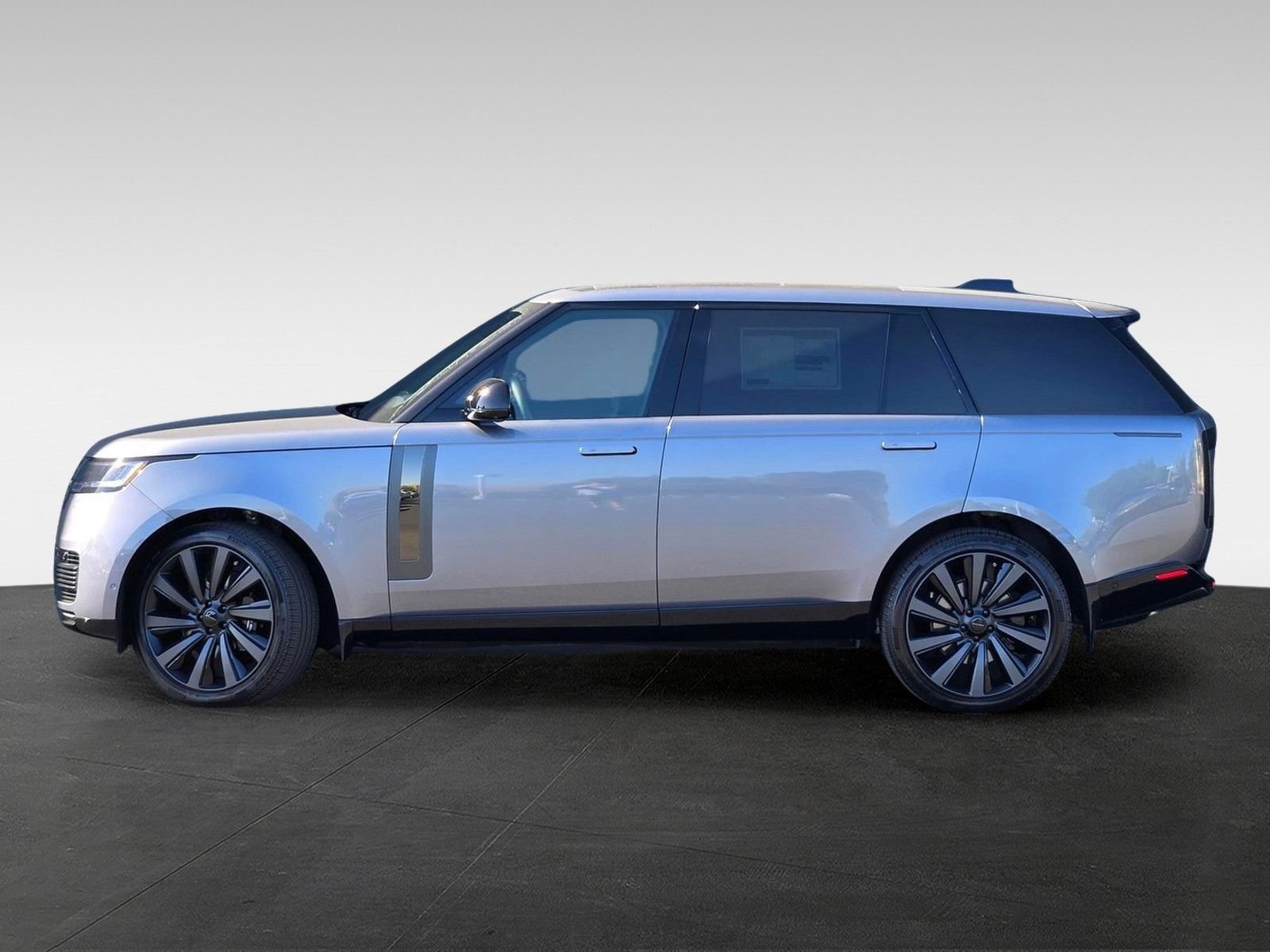 New 2026 Land Rover Range Rover SV AWD/4WD image 4