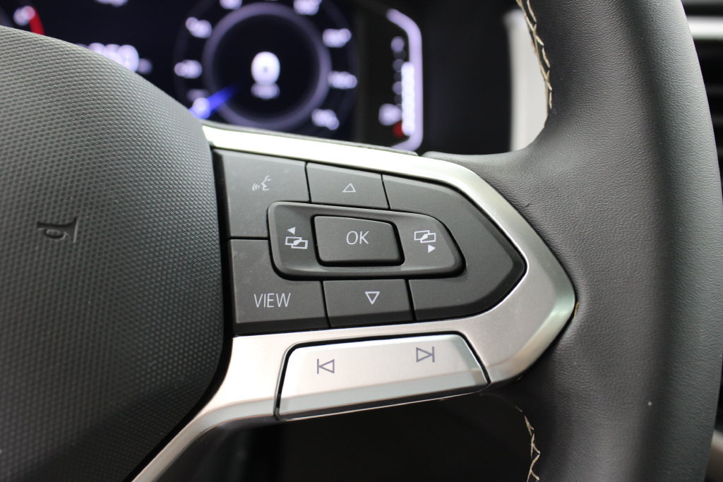 Certified 2023 Volkswagen Atlas Cross Sport SE FWD image 27