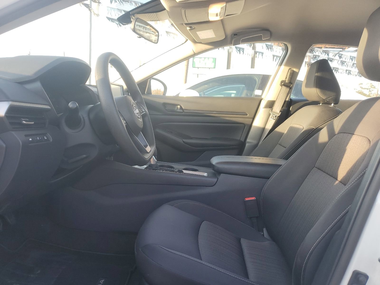 Used 2024 Nissan Altima 2.5 S image 8