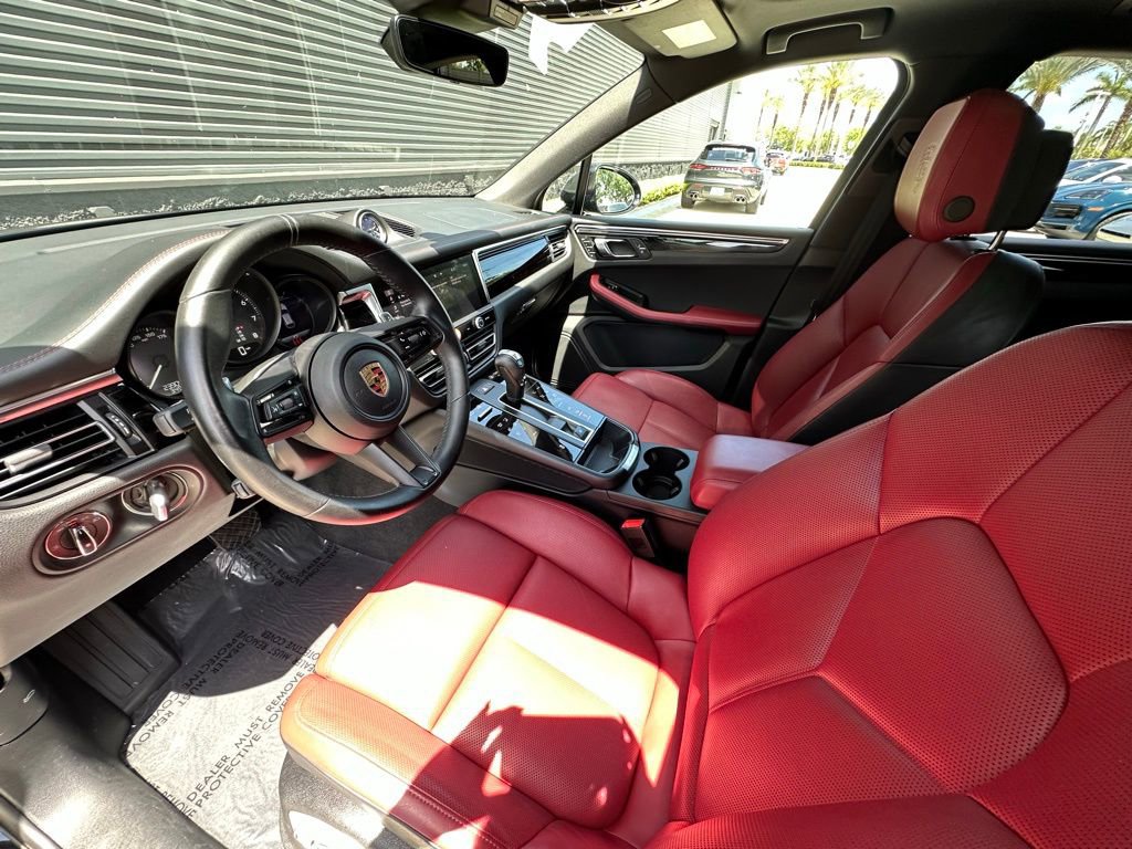 Certified 2023 Porsche Macan AWD/4WD image 4