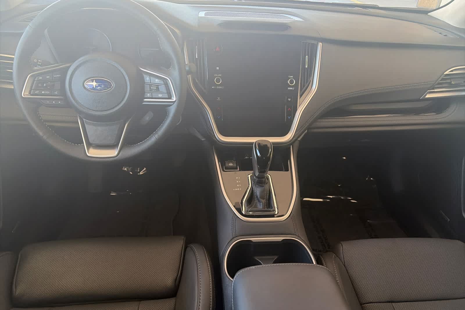 Certified 2025 Subaru Outback Limited AWD/4WD image 3