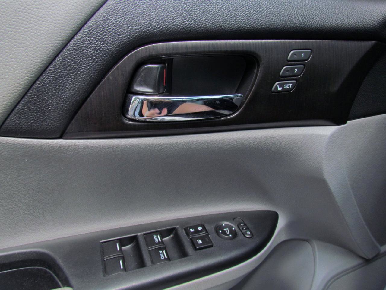Used 2014 Honda Accord EX-L image 22