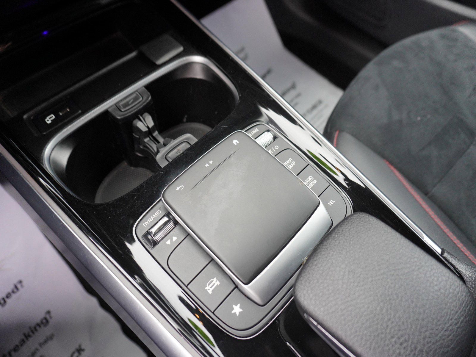 Used 2022 Mercedes-Benz GLB 250 4MATIC image 25