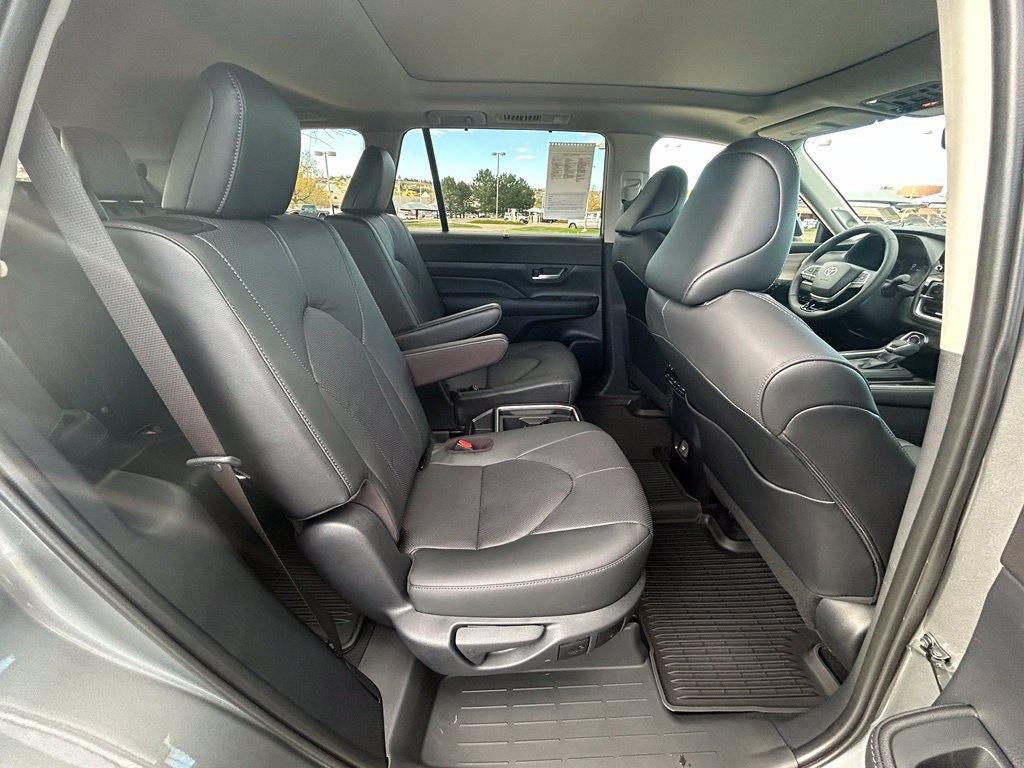 Used 2026 Toyota Grand Highlander AWD image 29