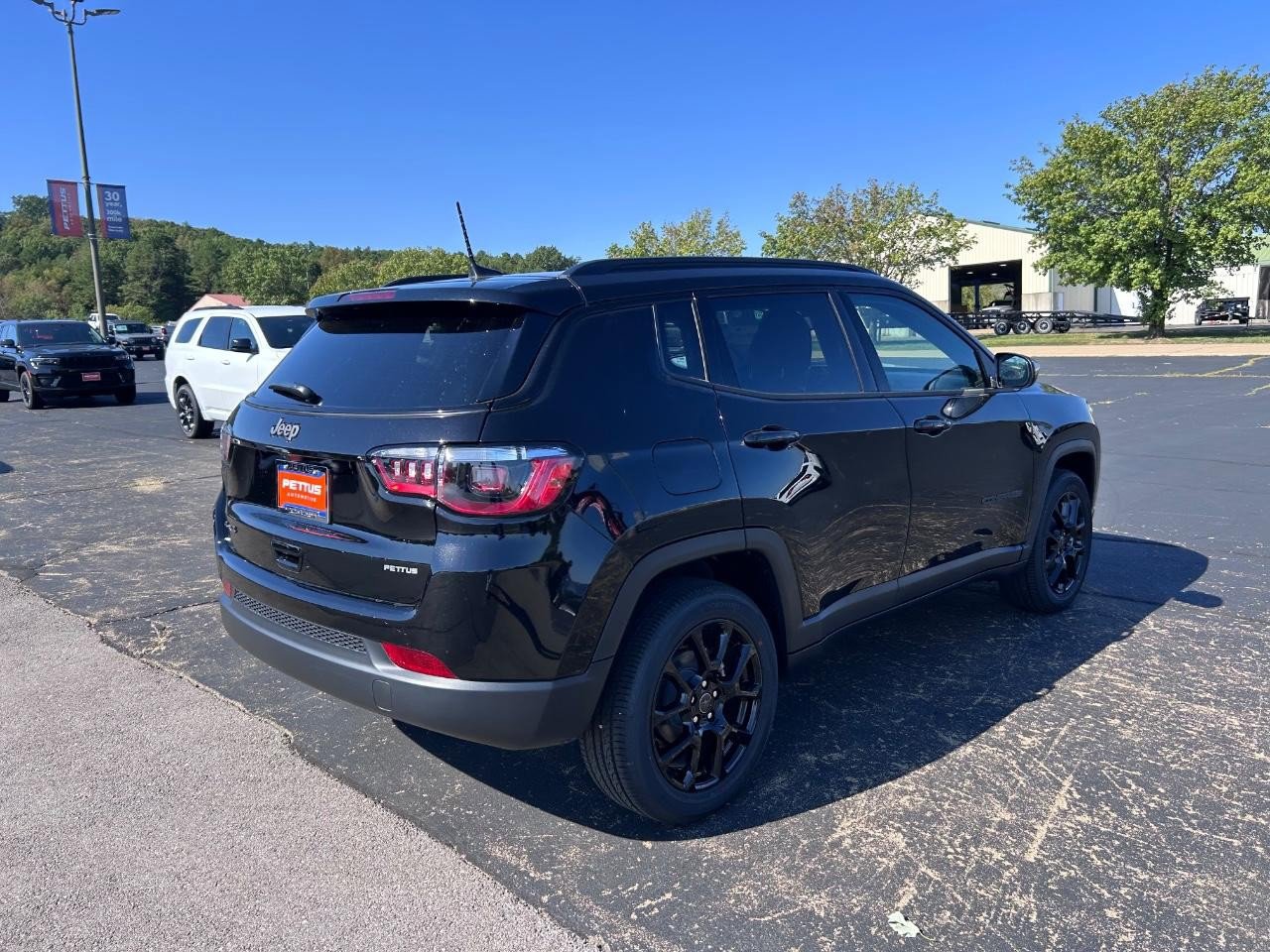 New 2026 Jeep Compass Latitude image 3