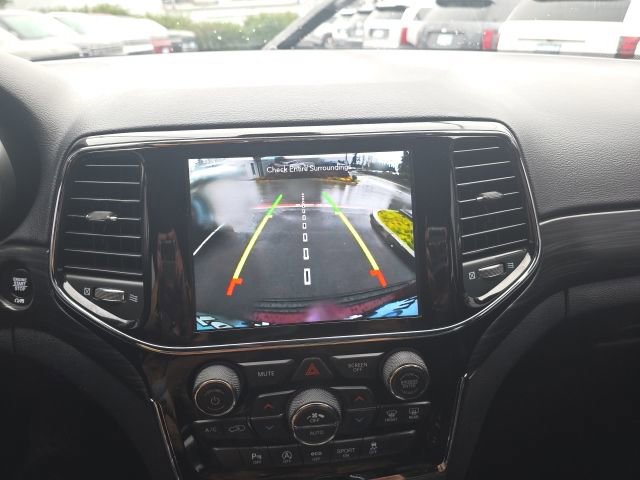 Used 2020 Jeep Grand Cherokee Altitude AWD/4WD image 16