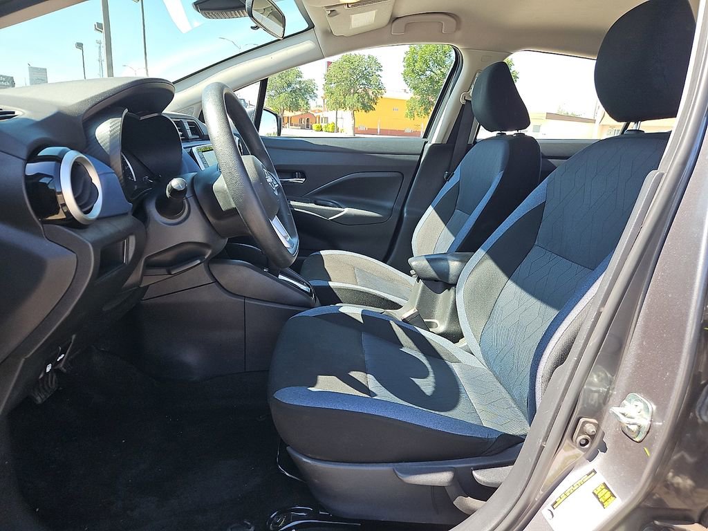 Used 2025 Nissan Versa SV FWD image 15