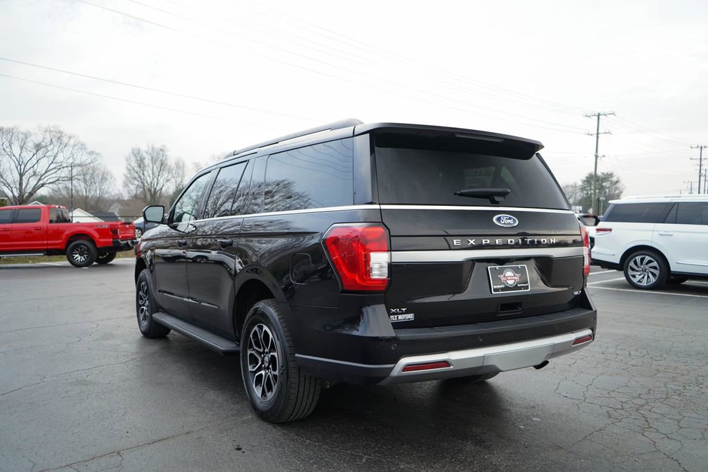 Used 2024 Ford Expedition Max XLT image 3