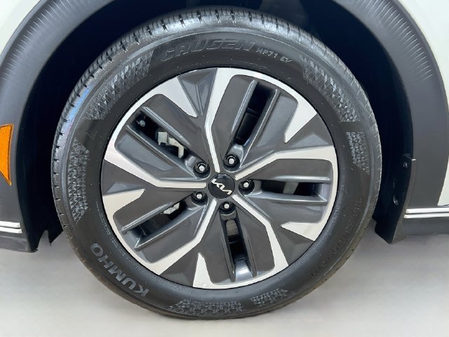 Certified 2024 Kia EV6 Light RWD image 30