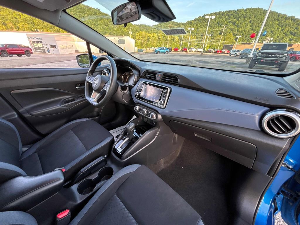 Used 2023 Nissan Versa SV FWD image 28