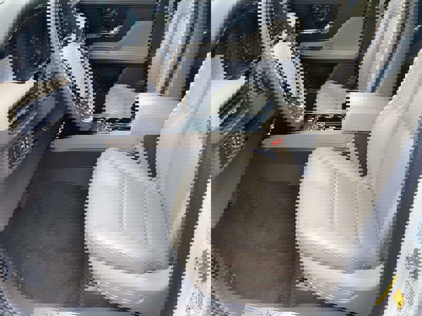 Certified 2022 Lincoln Corsair FWD w/ Equipment Group 101A image 21