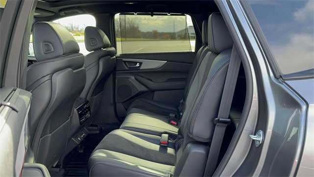 Used 2023 Acura MDX A-Spec image 11