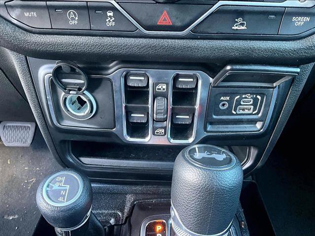 Used 2025 Jeep Wrangler Unlimited Sport AWD/4WD image 26