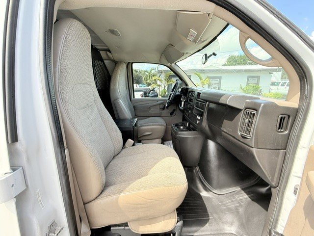 Used 2011 Chevrolet Express 2500 RWD image 7