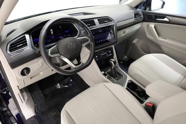 Used 2023 Volkswagen Tiguan SE image 11