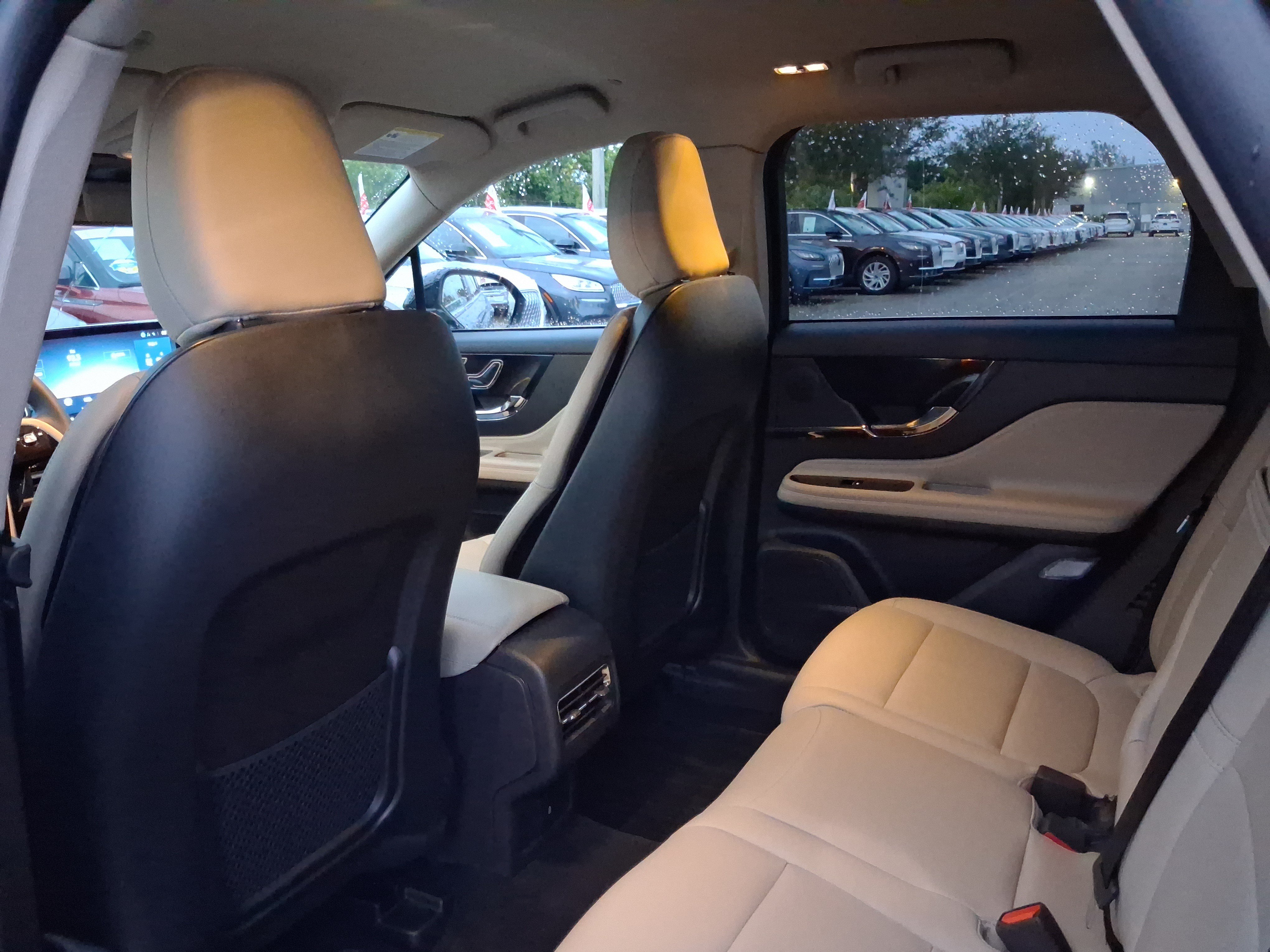 Certified 2025 Lincoln Corsair FWD image 5