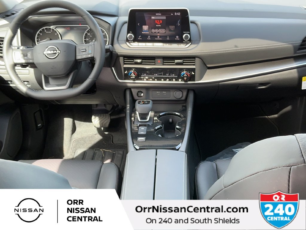 New 2027 Nissan Rogue Dark Armor FWD image 15