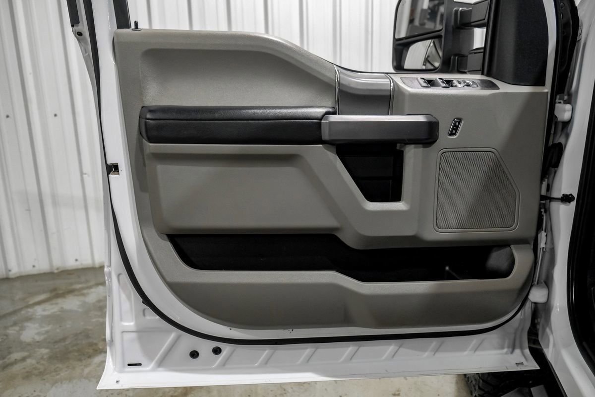 Used 2022 Ford F250 XLT w/ Black Appearance Package AWD/4WD image 41