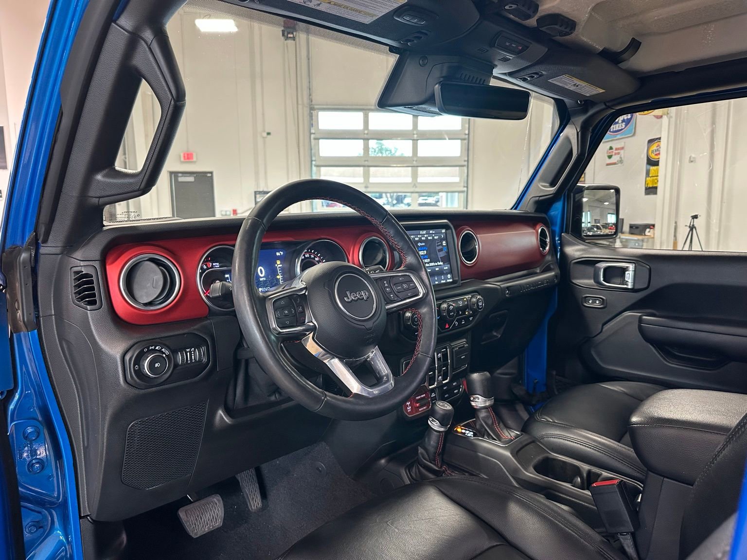Used 2021 Jeep Wrangler Unlimited Rubicon w/ Xtreme Recon 35" Tire Package AWD/4WD image 16