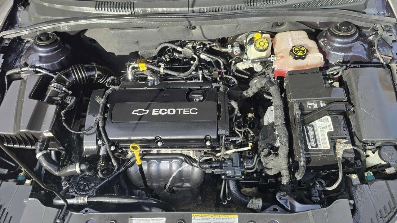 Used 2015 Chevrolet Cruze LS image 15