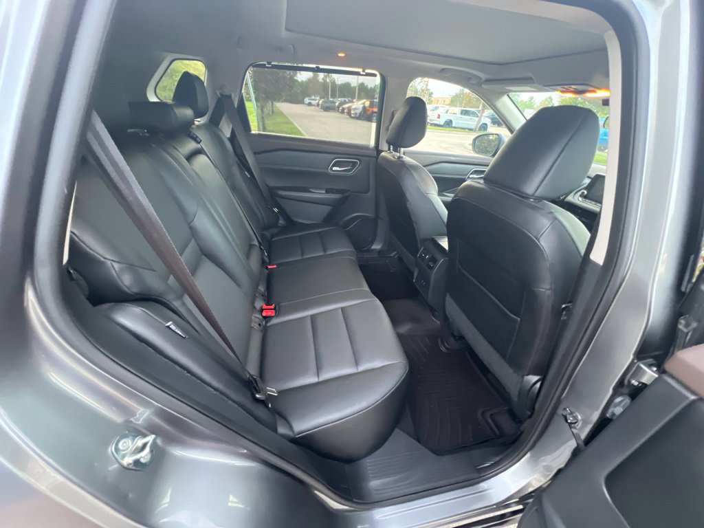 Used 2021 Nissan Rogue SV w/ Premium Package FWD image 18