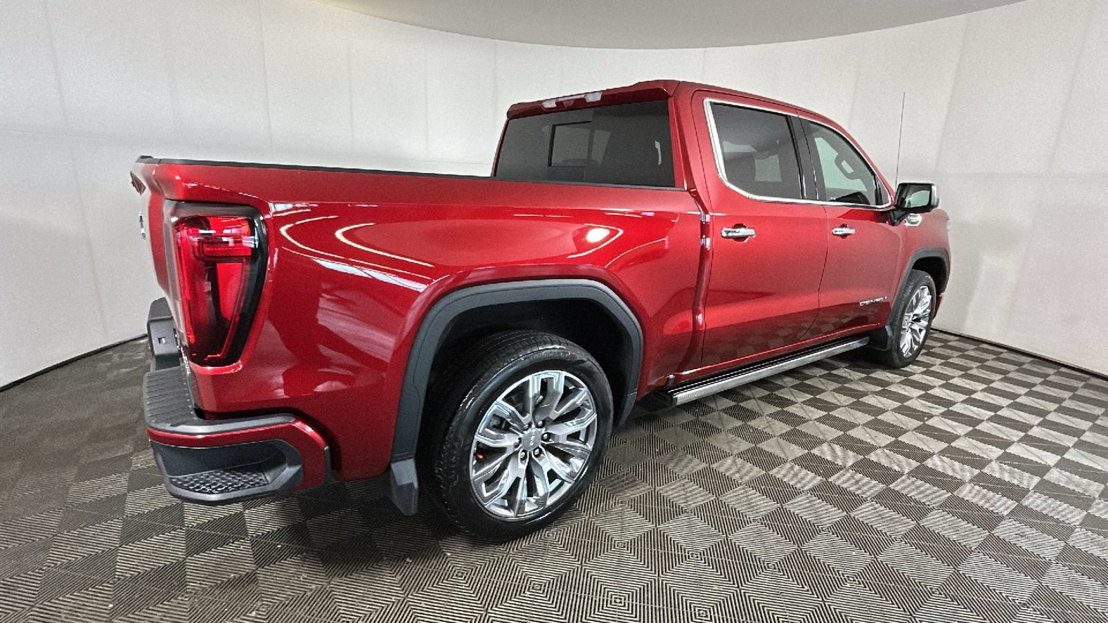 Used 2024 GMC Sierra 1500 Denali w/ Denali Reserve Package AWD/4WD image 3
