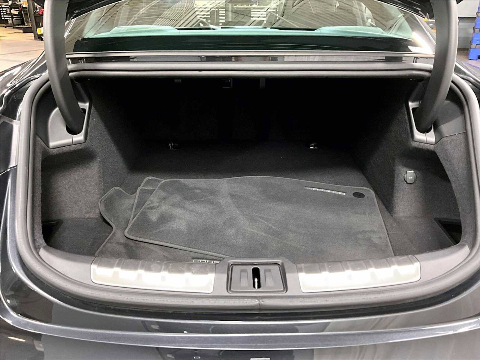 Used 2025 Porsche Taycan 4S image 39