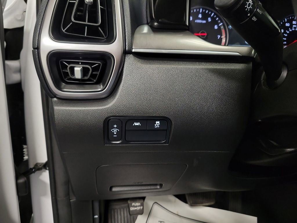 Used 2023 Kia Sorento LX image 21