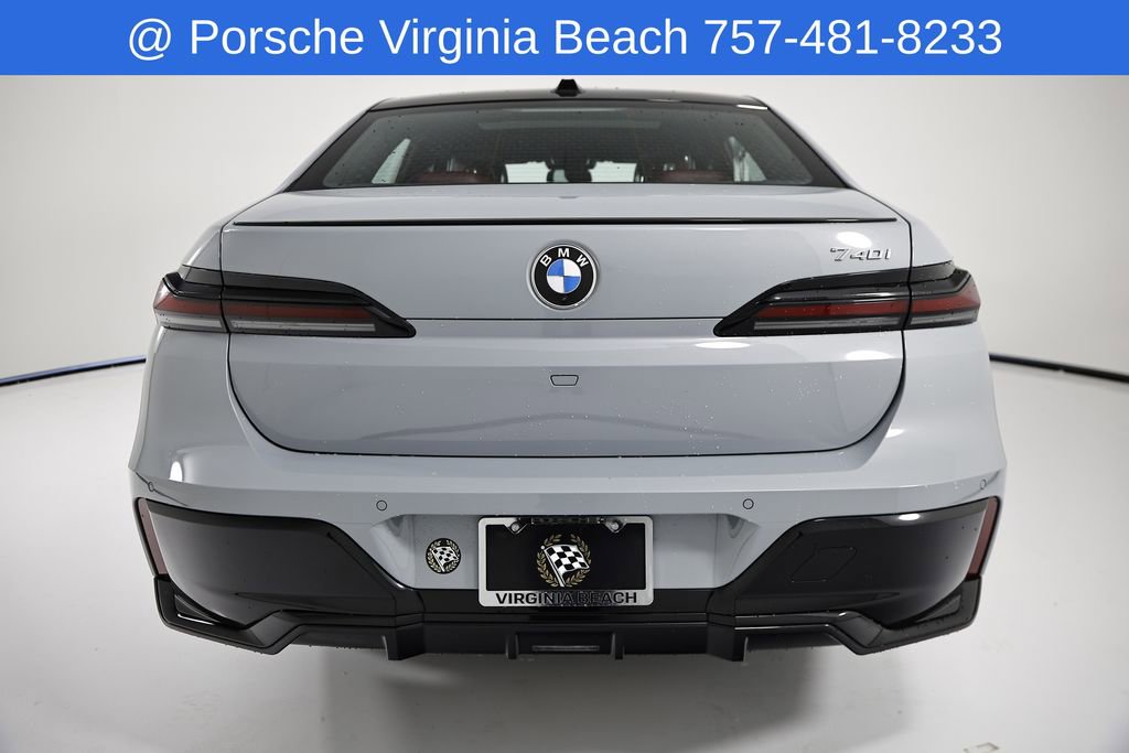 Used 2023 BMW 740i w/ Parking Assistance Package image 6