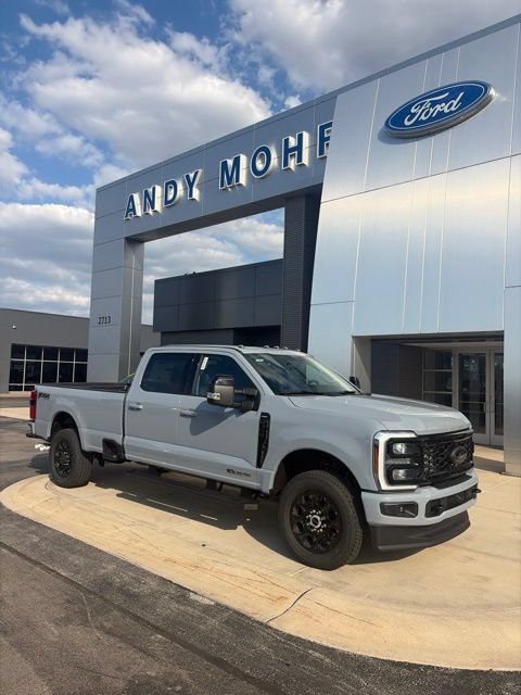 New 2026 Ford F350 Lariat w/ Black Appearance Package